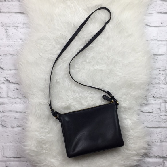 Old Navy Handbags - Old Navy Black Crossbody Bag 2 Compartments